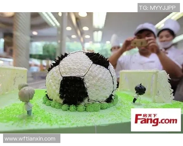 巴黎球星主题创意足球蛋糕惊艳登场彰显绿茵激情与甜蜜艺术