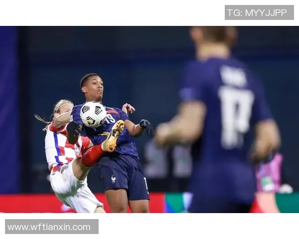 法国足球传奇人物:头球高手的巅峰之路与辉煌成就 法国足球传奇人物:头球高手的巅峰之路与辉煌成就